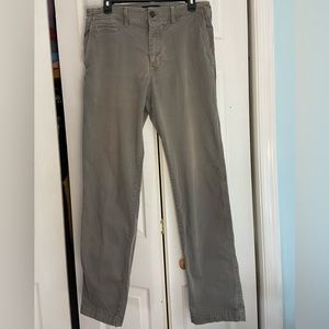 American Eagle Straight Leg Olive Green Women’s Jean size 6